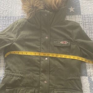 Hollister women Olive Green Puffer Jacket